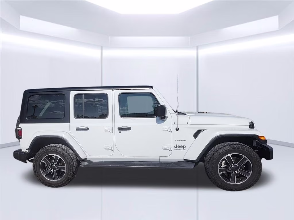 2023 Bright White Clearcoat Jeep Wrangler Sahara 4X4 SUV