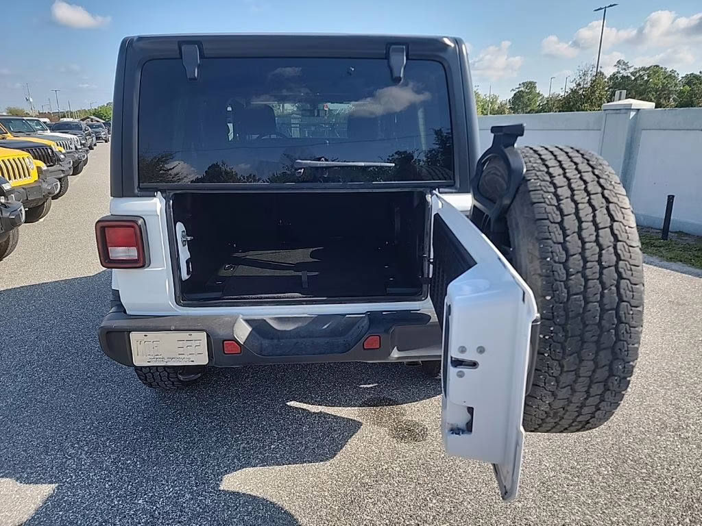 2023 Bright White Clearcoat Jeep Wrangler Sahara 4X4 SUV