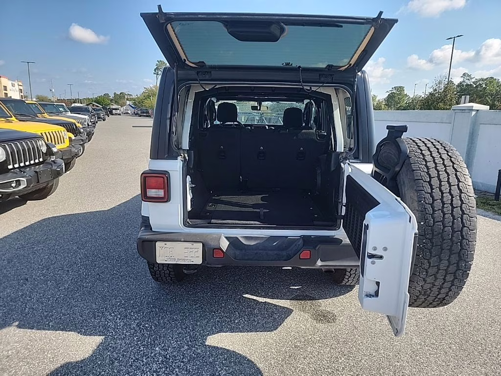 2023 Bright White Clearcoat Jeep Wrangler Sahara 4X4 SUV