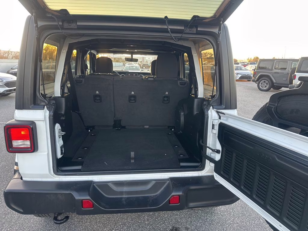 2023 Bright White Clearcoat Jeep Wrangler Sahara 4X4 SUV