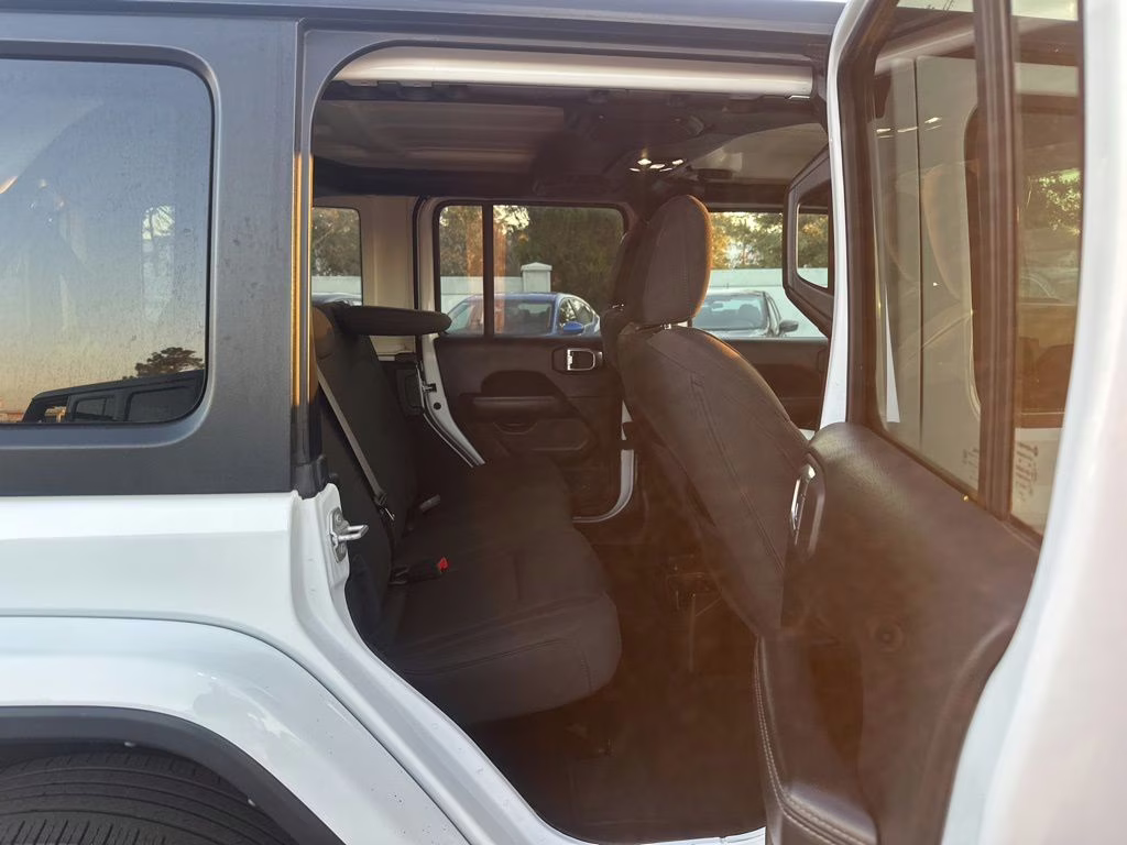 2023 Bright White Clearcoat Jeep Wrangler Sahara 4X4 SUV