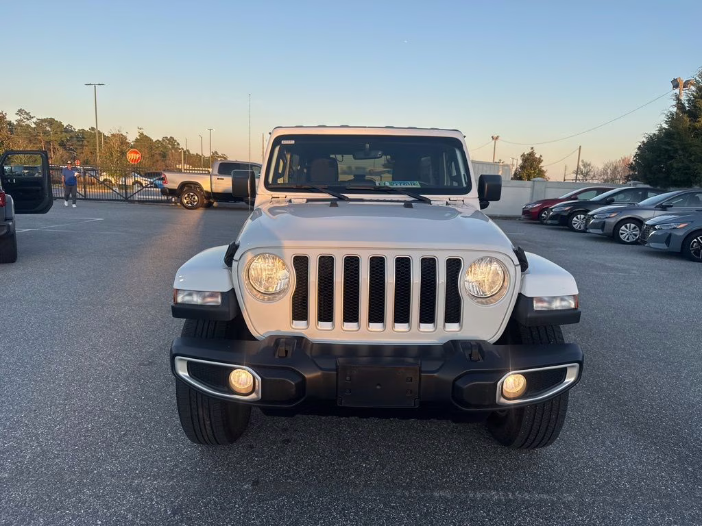 2023 Bright White Clearcoat Jeep Wrangler Sahara 4X4 SUV