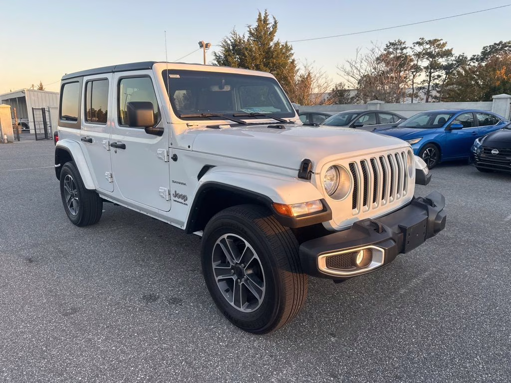 2023 Bright White Clearcoat Jeep Wrangler Sahara 4X4 SUV