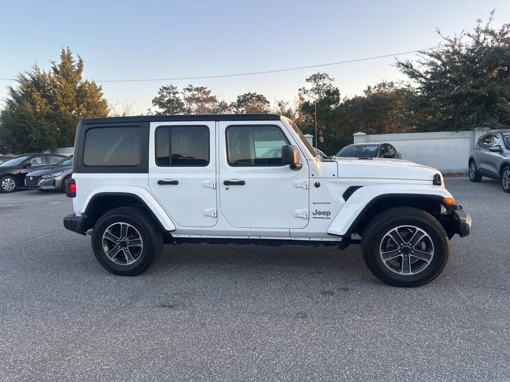 2023 Bright White Clearcoat Jeep Wrangler Sahara 4X4 SUV