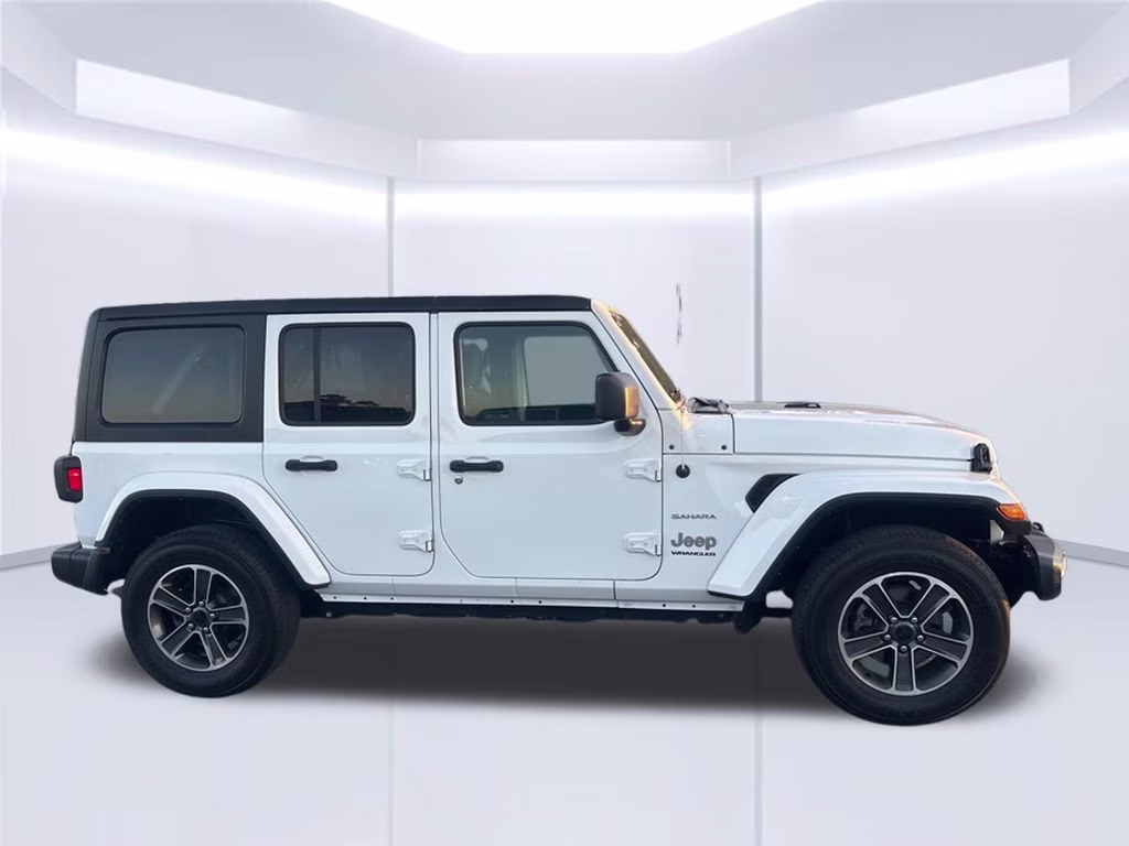 2023 Bright White Clearcoat Jeep Wrangler Sahara 4X4 SUV
