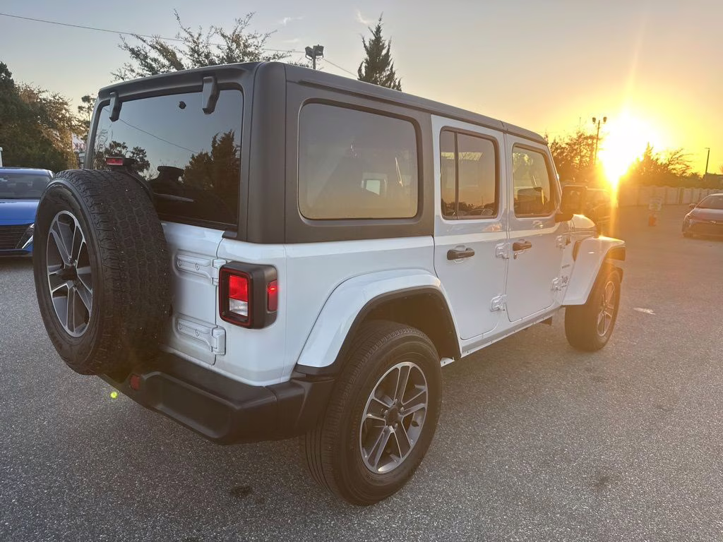 2023 Bright White Clearcoat Jeep Wrangler Sahara 4X4 SUV