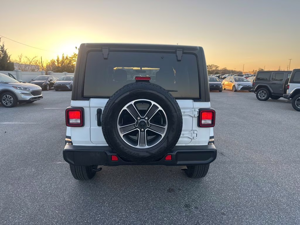 2023 Bright White Clearcoat Jeep Wrangler Sahara 4X4 SUV
