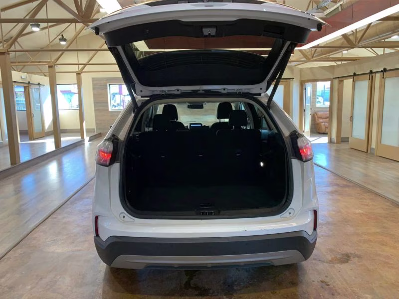 2023 White Ford Edge SEL Sport Utility 4D AWD