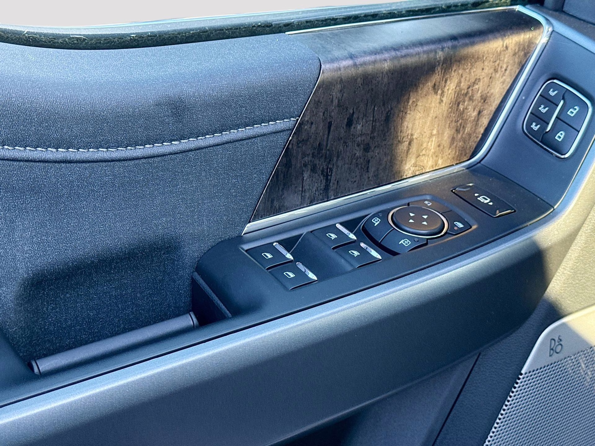 2026 Star White Metallic Tri-Coat Ford Super Duty F-250 SRW Lariat 4X4 Truck