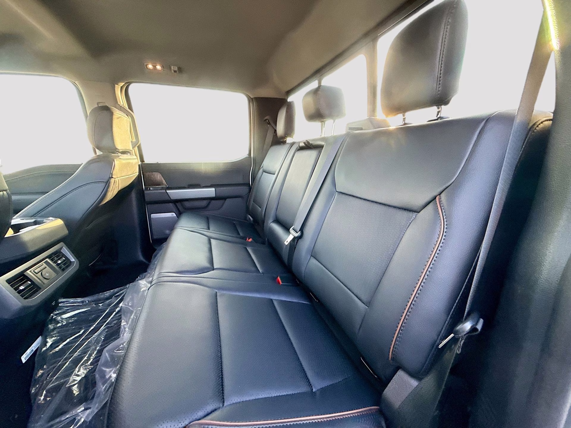 2026 Star White Metallic Tri-Coat Ford Super Duty F-250 SRW Lariat 4X4 Truck