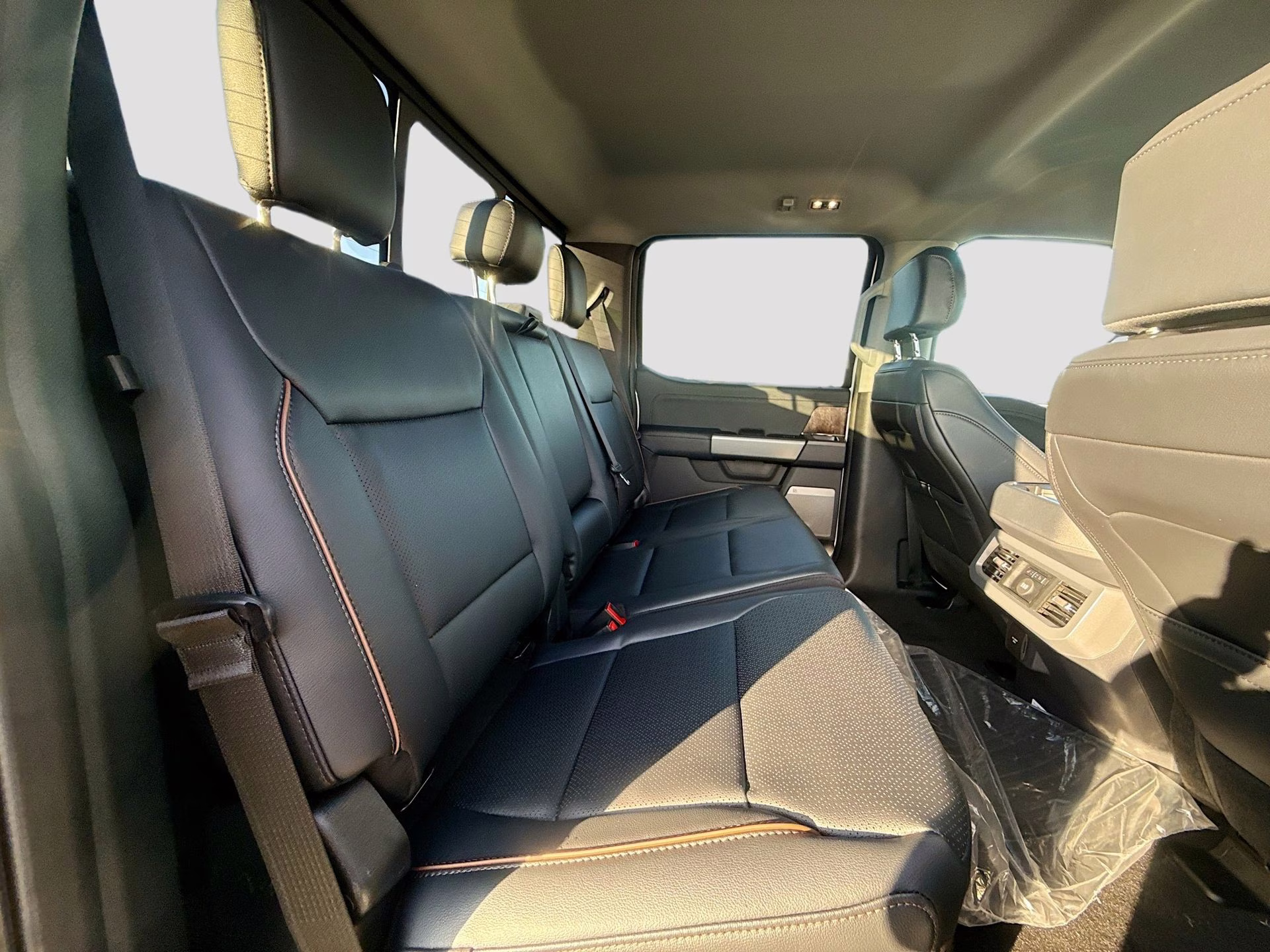 2026 Star White Metallic Tri-Coat Ford Super Duty F-250 SRW Lariat 4X4 Truck