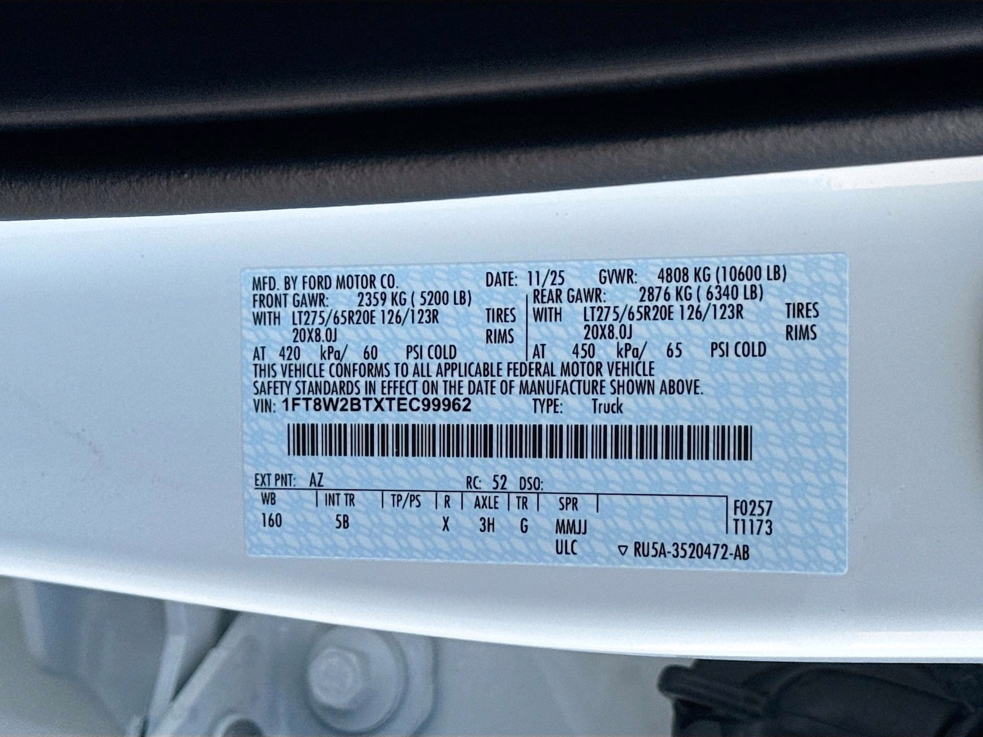 2026 Star White Metallic Tri-Coat Ford Super Duty F-250 SRW Lariat 4X4 Truck