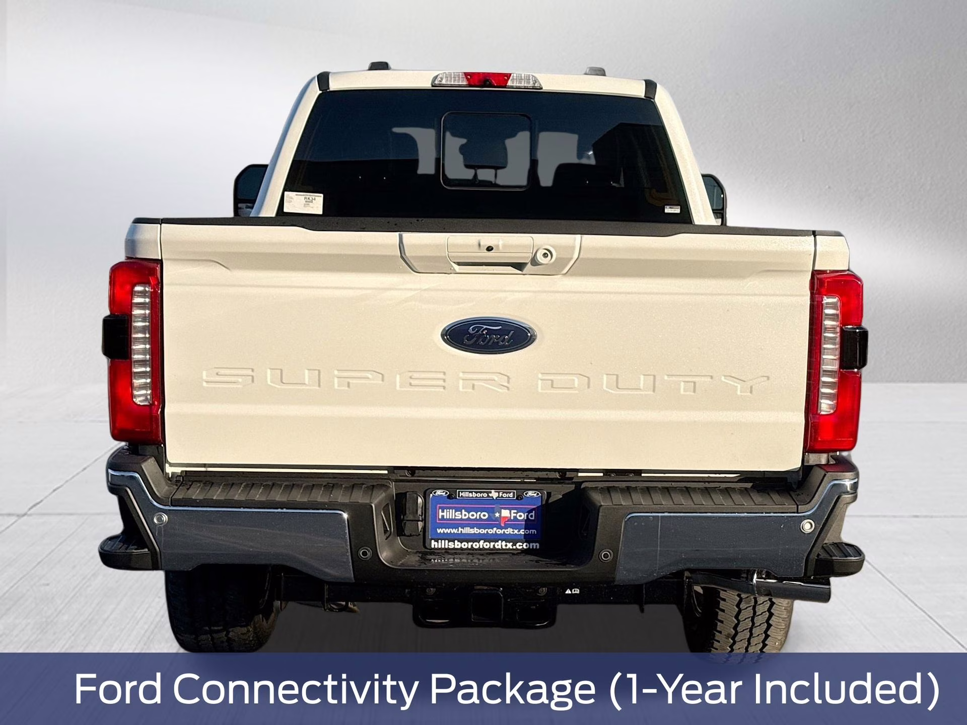 2026 Star White Metallic Tri-Coat Ford Super Duty F-250 SRW Lariat 4X4 Truck