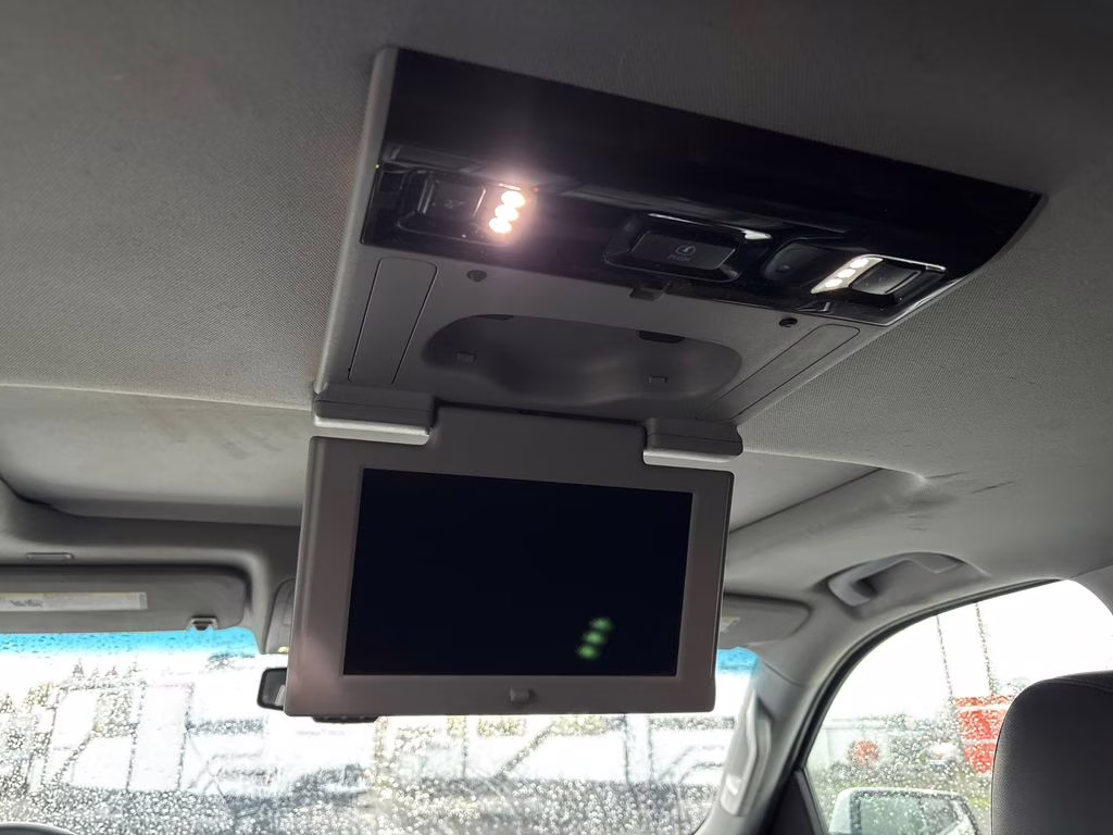 2018 Summit White GMC Yukon SLT 4X4 SUV