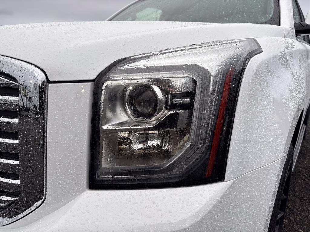 2018 Summit White GMC Yukon SLT 4X4 SUV