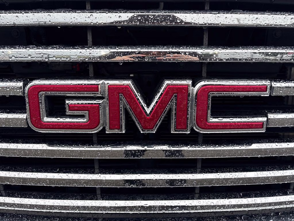 2018 Summit White GMC Yukon SLT 4X4 SUV