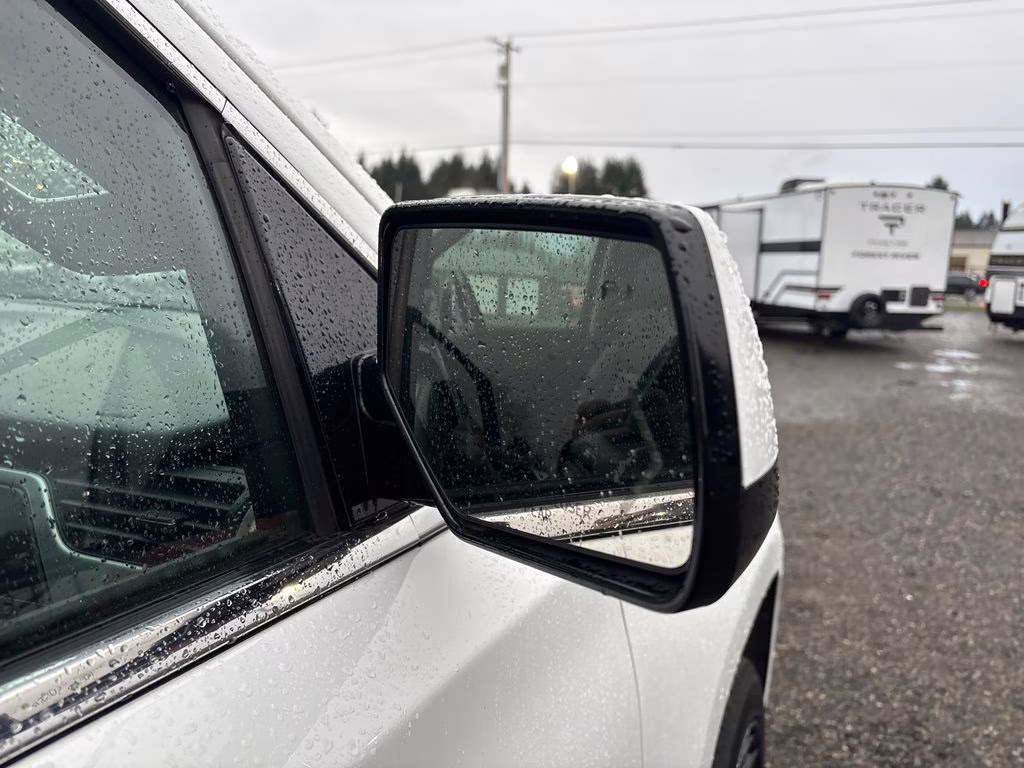 2018 Summit White GMC Yukon SLT 4X4 SUV