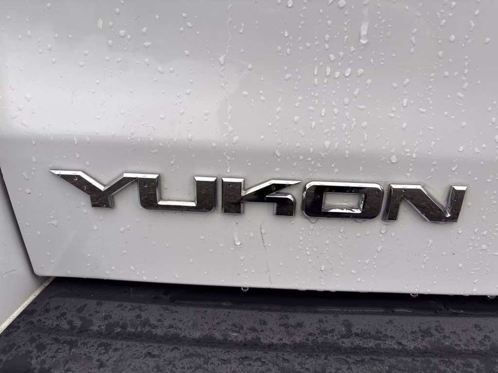2018 Summit White GMC Yukon SLT 4X4 SUV