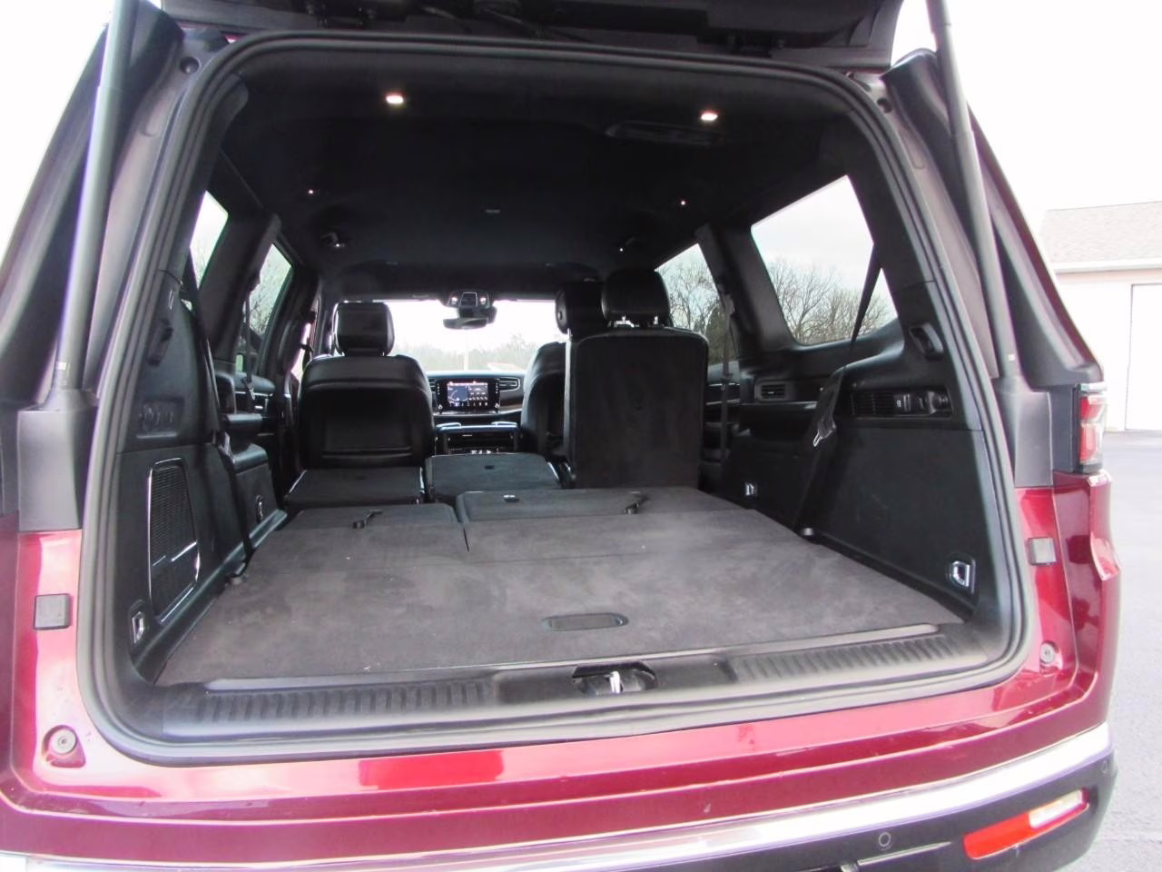 2022 Velvet Red Pearlcoat Jeep Wagoneer 4WD Series II 4X4 SUV