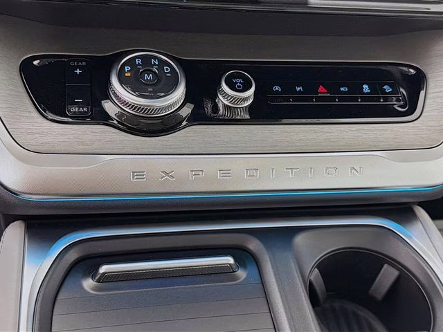 2026 Star White Metallic Tri-Coat Ford Expedition Max Platinum 4X4 SUV