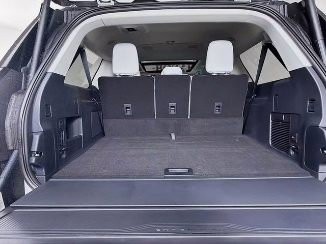 2026 Star White Metallic Tri-Coat Ford Expedition Max Platinum 4X4 SUV