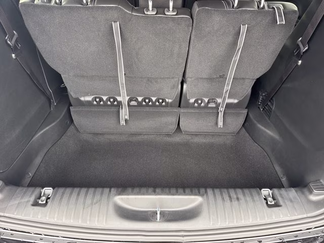 2026 Diamond Black Crystal Pearlcoat Chrysler Voyager LX FWD Van