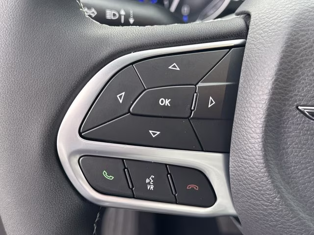 2026 Diamond Black Crystal Pearlcoat Chrysler Voyager LX FWD Van