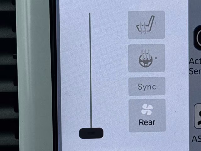 2026 Diamond Black Crystal Pearlcoat Chrysler Voyager LX FWD Van