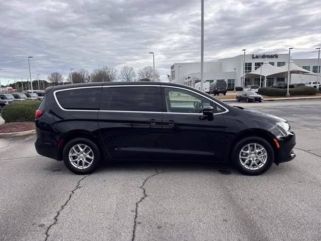 2026 Diamond Black Crystal Pearlcoat Chrysler Voyager LX FWD Van