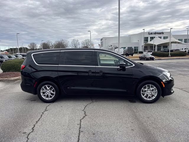 2026 Diamond Black Crystal Pearlcoat Chrysler Voyager LX FWD Van