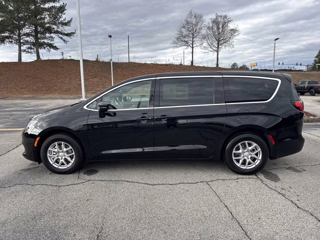 2026 Diamond Black Crystal Pearlcoat Chrysler Voyager LX FWD Van