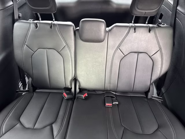 2026 Diamond Black Crystal Pearlcoat Chrysler Voyager LX FWD Van