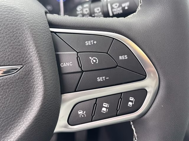 2026 Diamond Black Crystal Pearlcoat Chrysler Voyager LX FWD Van