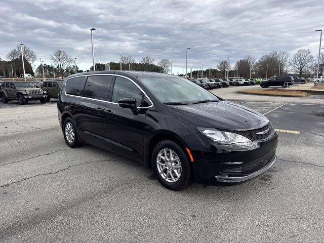 2026 Diamond Black Crystal Pearlcoat Chrysler Voyager LX FWD Van