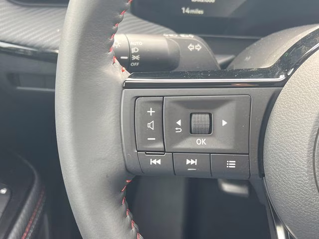2026 Gun Metallic/Scarlet Ember Tintcoat Nissan Kicks SR FWD SUV