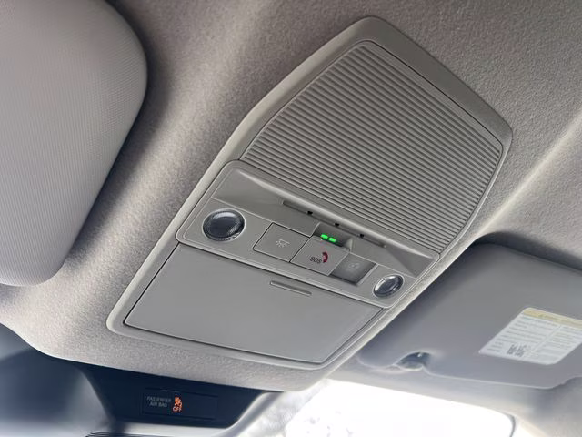 2026 Gun Metallic/Scarlet Ember Tintcoat Nissan Kicks SR FWD SUV