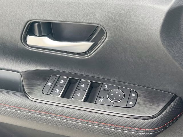 2026 Gun Metallic/Scarlet Ember Tintcoat Nissan Kicks SR FWD SUV