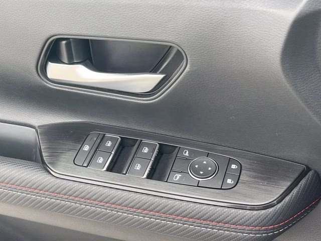 2026 Gun Metallic/Scarlet Ember Tintcoat Nissan Kicks SR FWD SUV