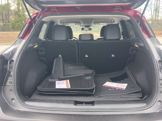 2026 Gun Metallic/Scarlet Ember Tintcoat Nissan Kicks SR FWD SUV
