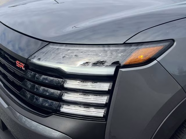 2026 Gun Metallic/Scarlet Ember Tintcoat Nissan Kicks SR FWD SUV