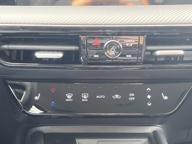 2026 Gun Metallic/Scarlet Ember Tintcoat Nissan Kicks SR FWD SUV