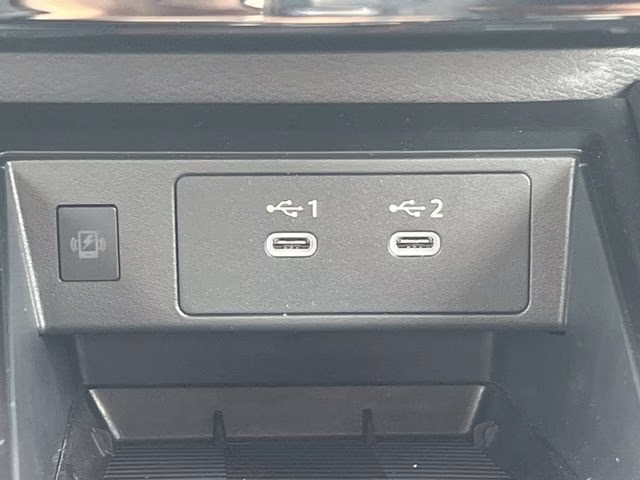 2026 Gun Metallic/Scarlet Ember Tintcoat Nissan Kicks SR FWD SUV