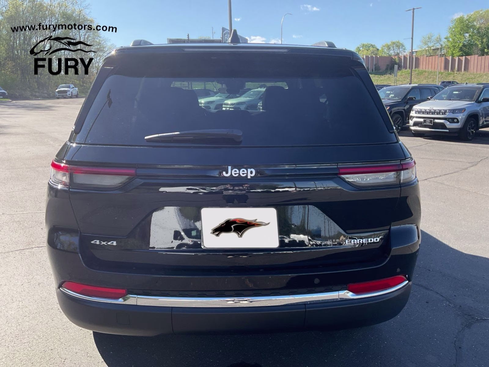 2025 Diamond Black Crystal Pearlcoat Jeep Grand Cherokee Laredo X 4X4 SUV