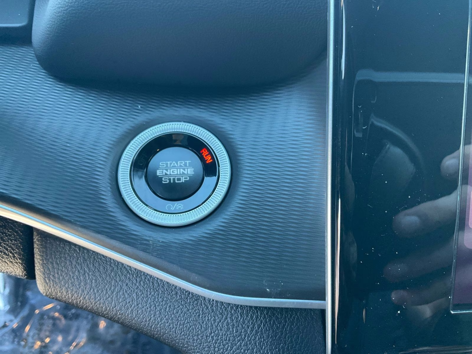 2025 Diamond Black Crystal Pearlcoat Jeep Grand Cherokee Laredo X 4X4 SUV