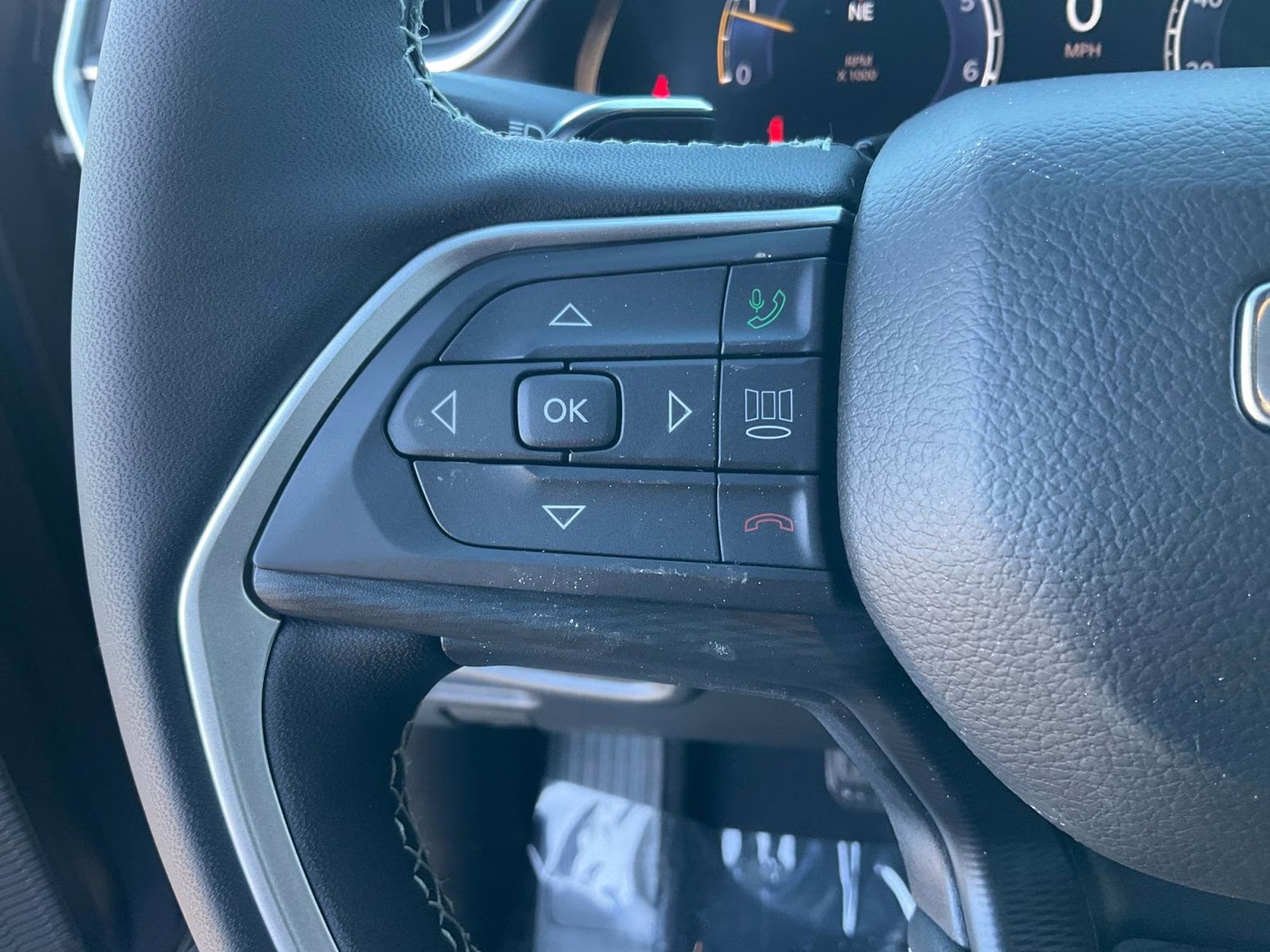 2025 Diamond Black Crystal Pearlcoat Jeep Grand Cherokee Laredo X 4X4 SUV