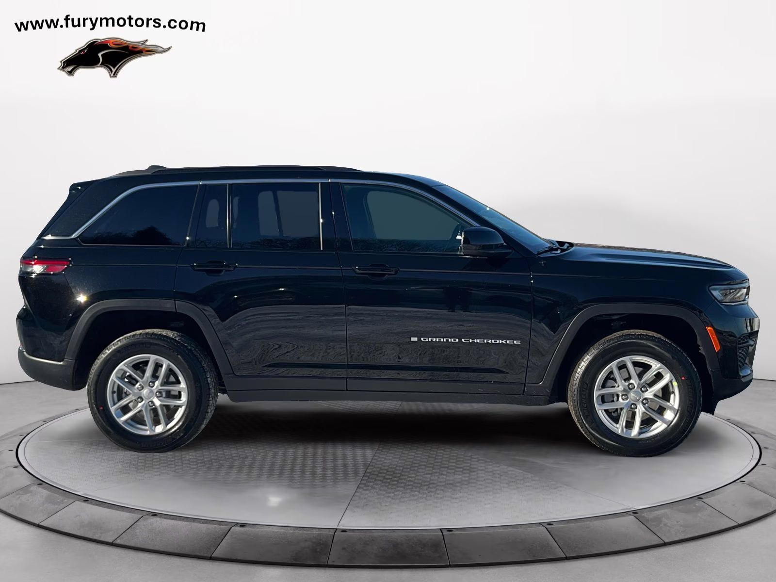 2025 Diamond Black Crystal Pearlcoat Jeep Grand Cherokee Laredo X 4X4 SUV