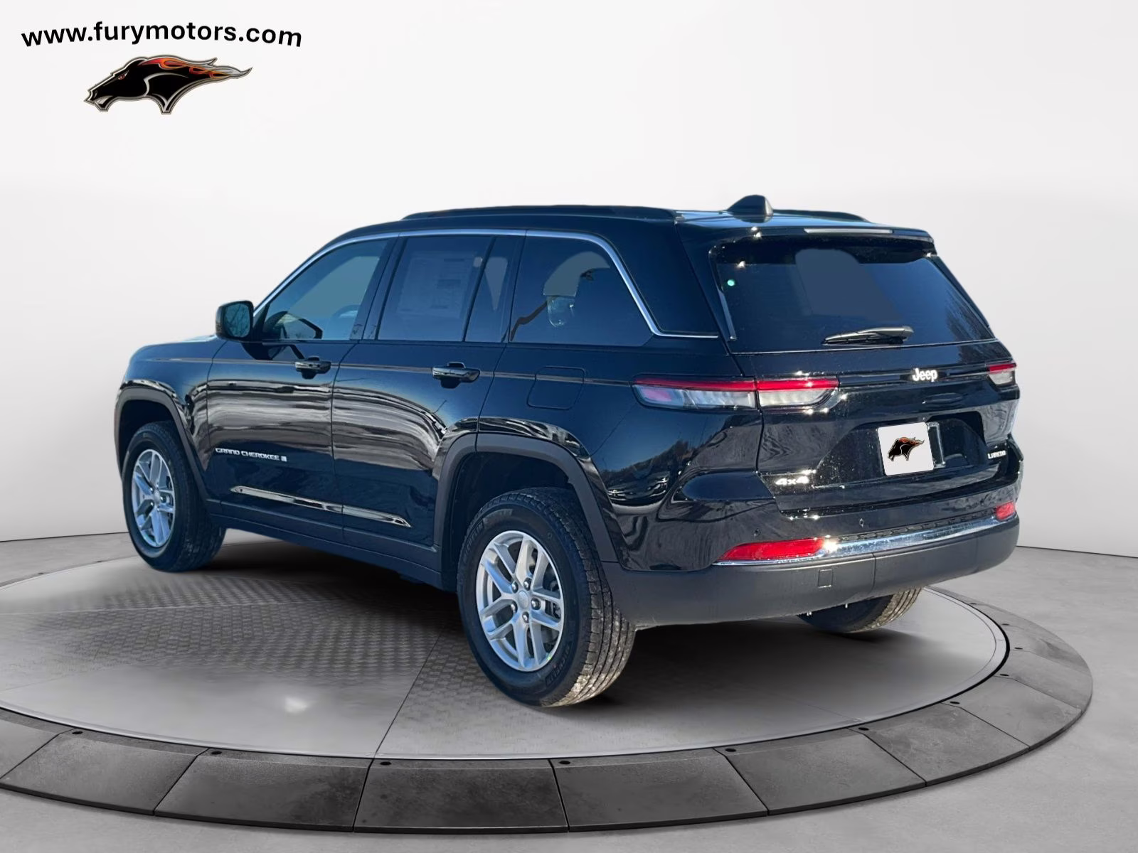 2025 Diamond Black Crystal Pearlcoat Jeep Grand Cherokee Laredo X 4X4 SUV