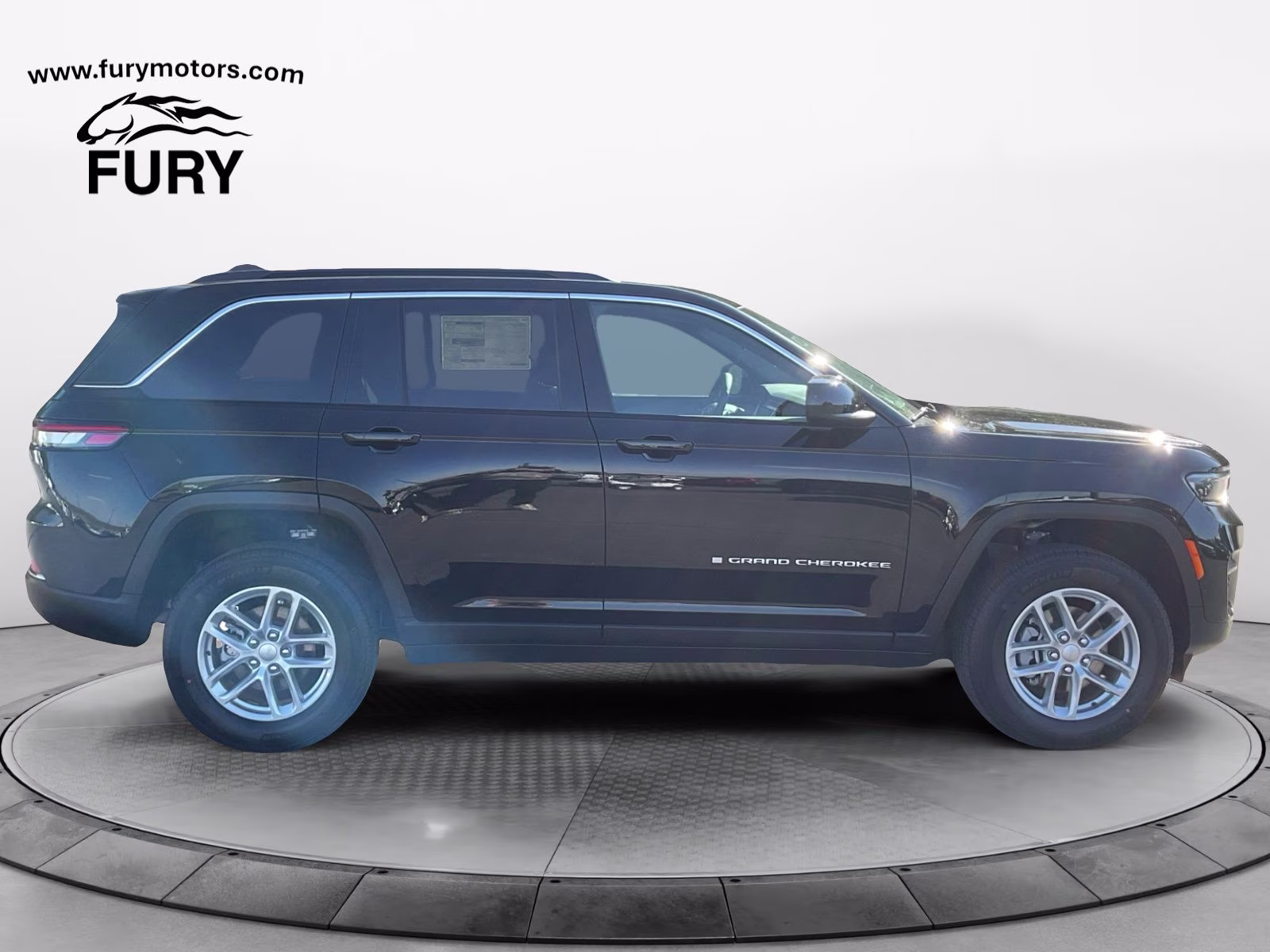 2025 Diamond Black Crystal Pearlcoat Jeep Grand Cherokee Laredo X 4X4 SUV