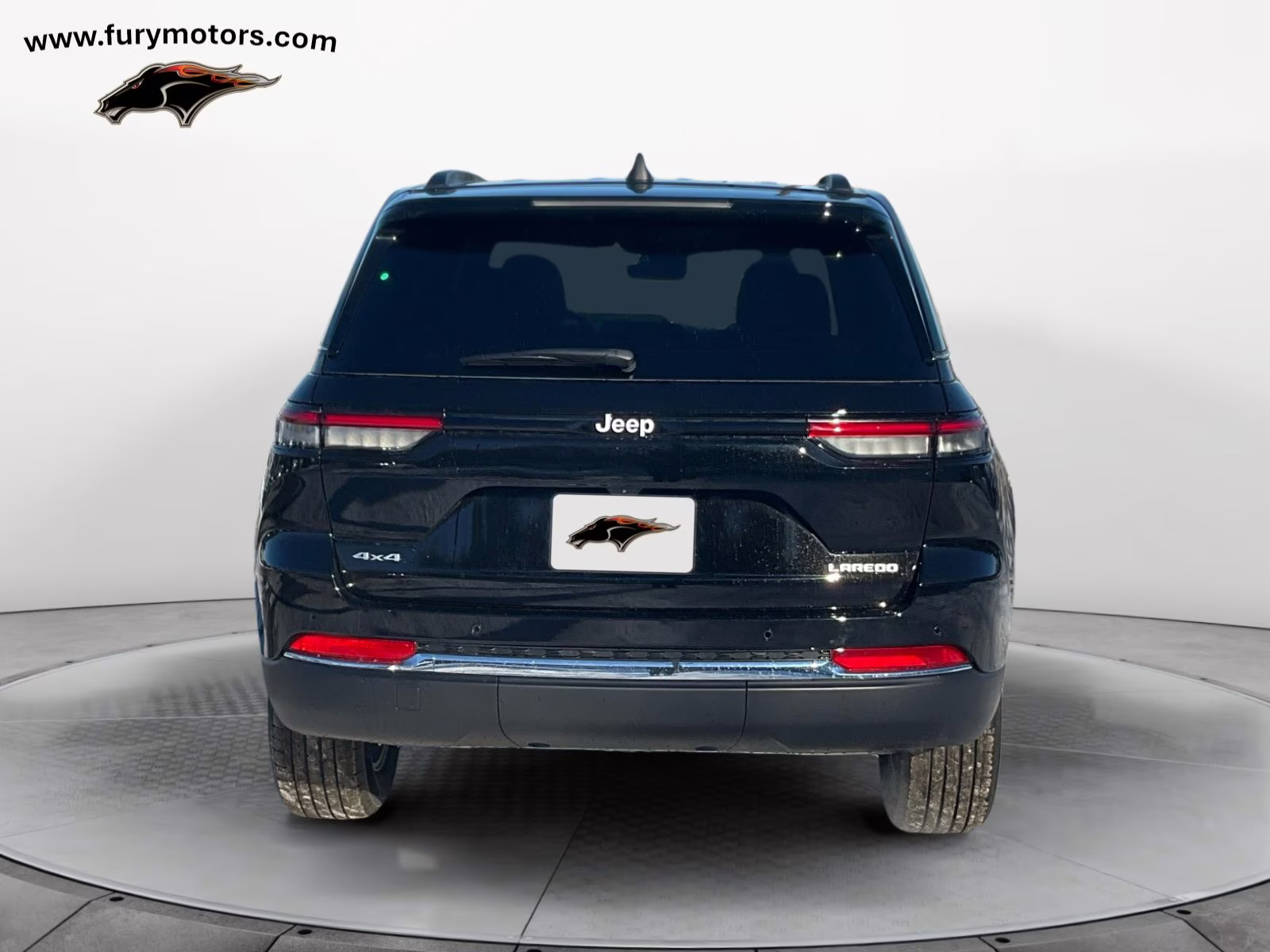 2025 Diamond Black Crystal Pearlcoat Jeep Grand Cherokee Laredo X 4X4 SUV