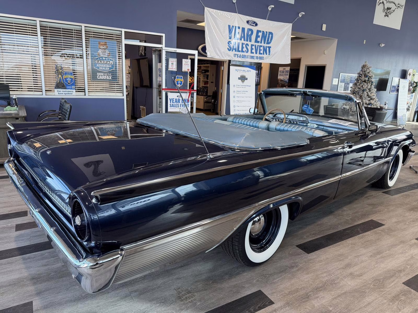 1961 CHESAPEAK BLUE METALLIC Ford Galaxy Sunliner Convertible Sunliner Convertible RWD Convertible